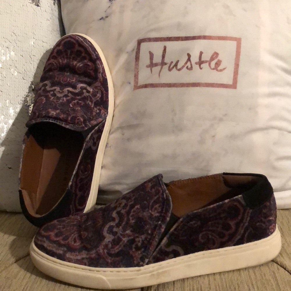 Lucky 🍀 Brand Sneakers